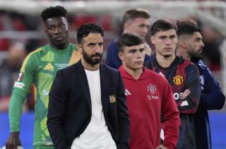 MU bị loại tức tưởi khỏi League Cup dù Grimsby Town phạm luật