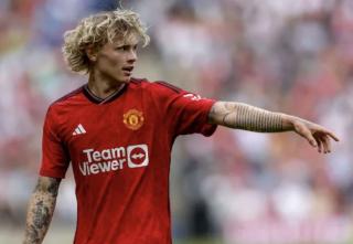 “Thần đồng” Isak Hansen-Aaroen và ngã rẽ sự nghiệp sau khi rời Man United