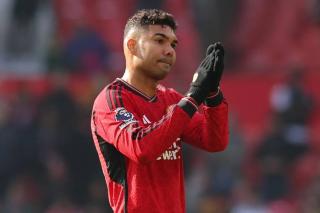 Man United ra điều kiện giữ Casemiro: Giảm lương hoặc tìm bến đỗ mới