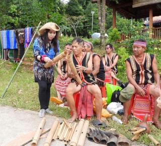 Giải mã ý nghĩa ẩn sau từng hoa văn thổ cẩm của người Xtiêng